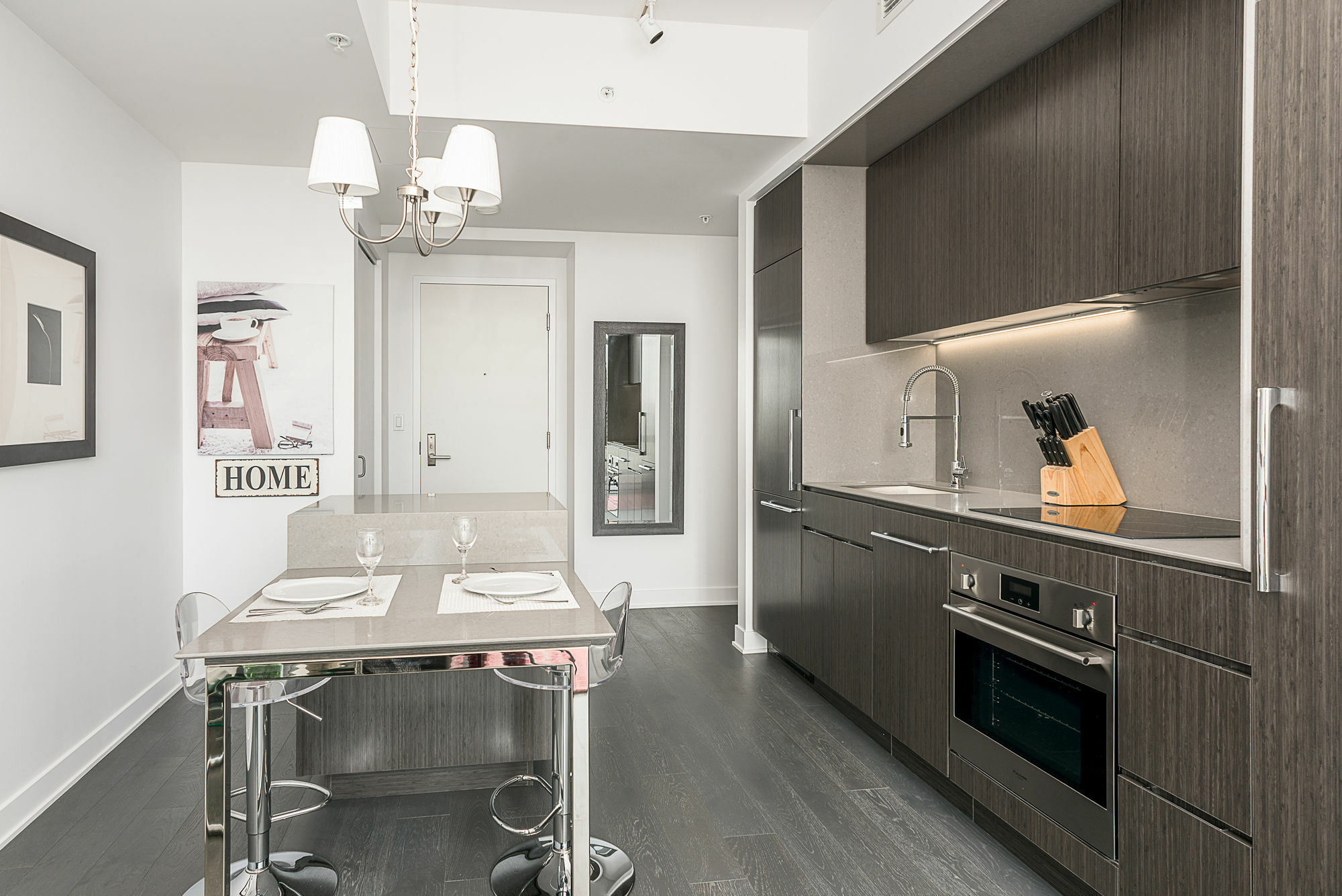 Stylish 1br In Downtown Mtl By Sonder Apartment *