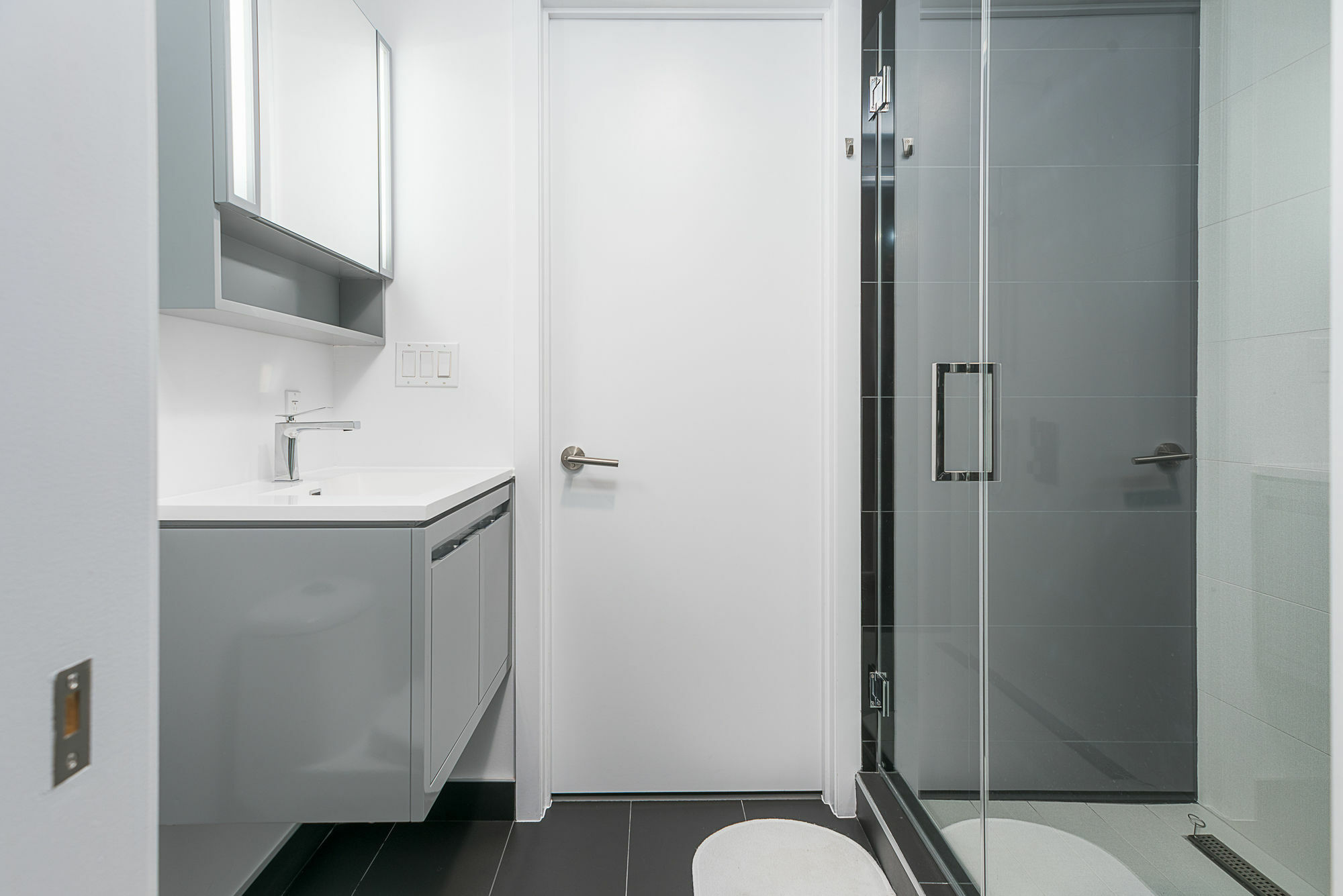 Apartment Stylish 1br In Downtown Mtl By Sonder